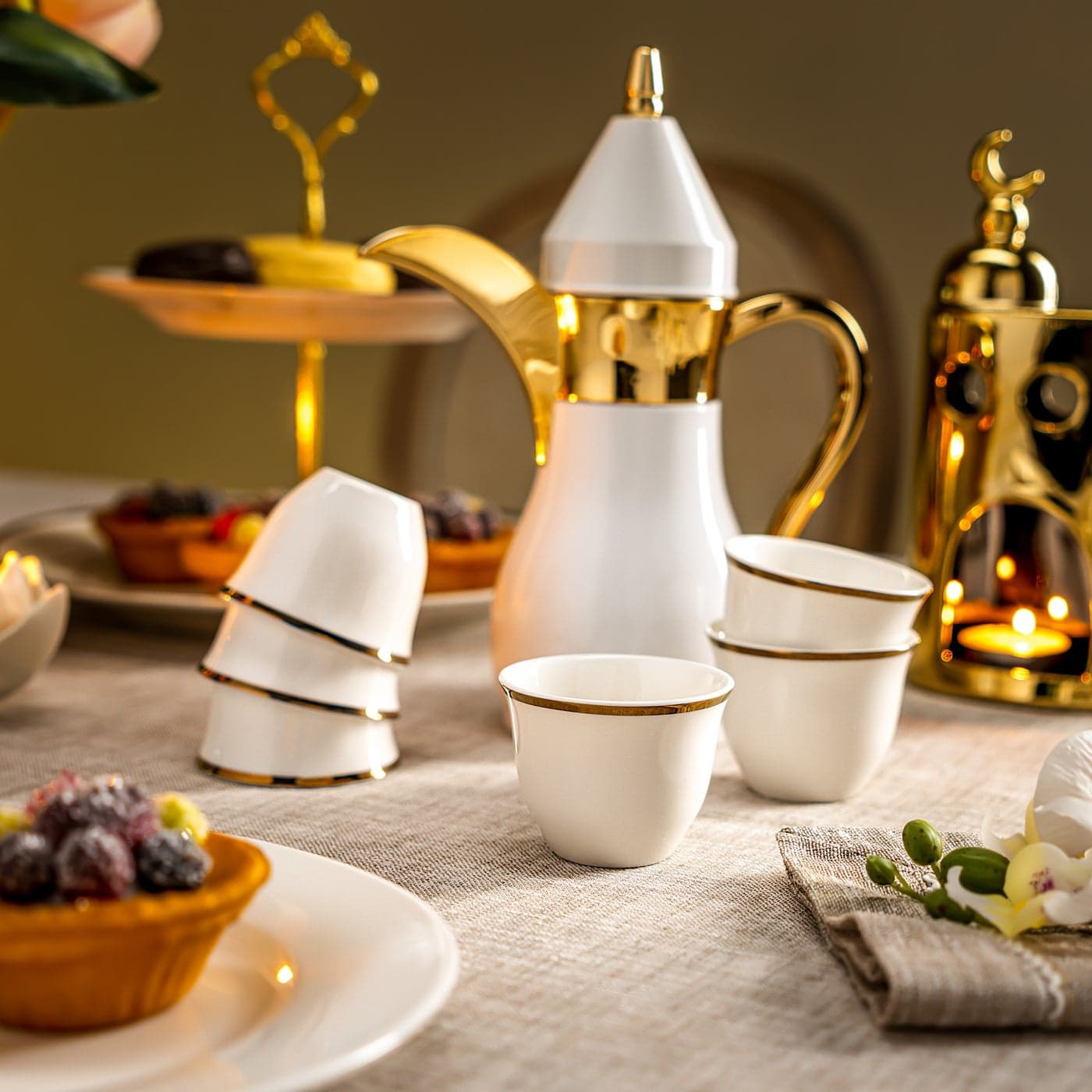 La Mesa white and gold porcelain coffee cups set 12 pcs White