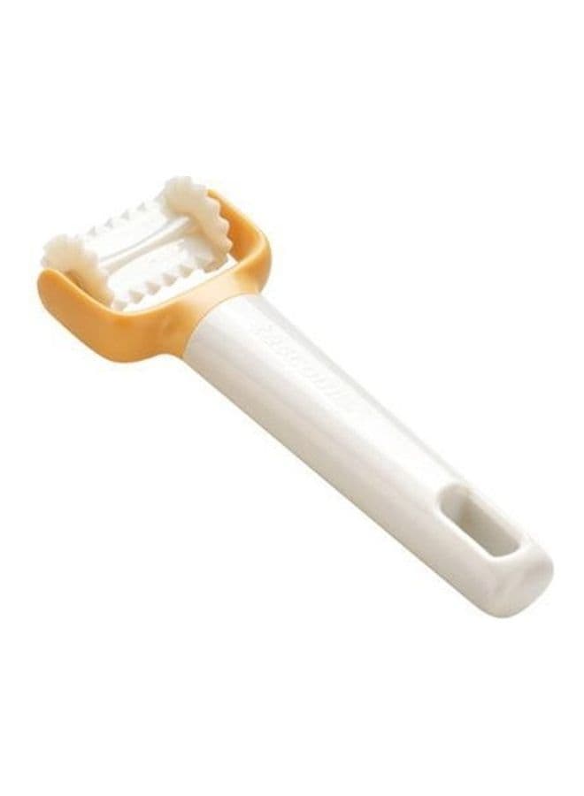 Delicia Rolling Crimper Square Cutter Yellow/White
