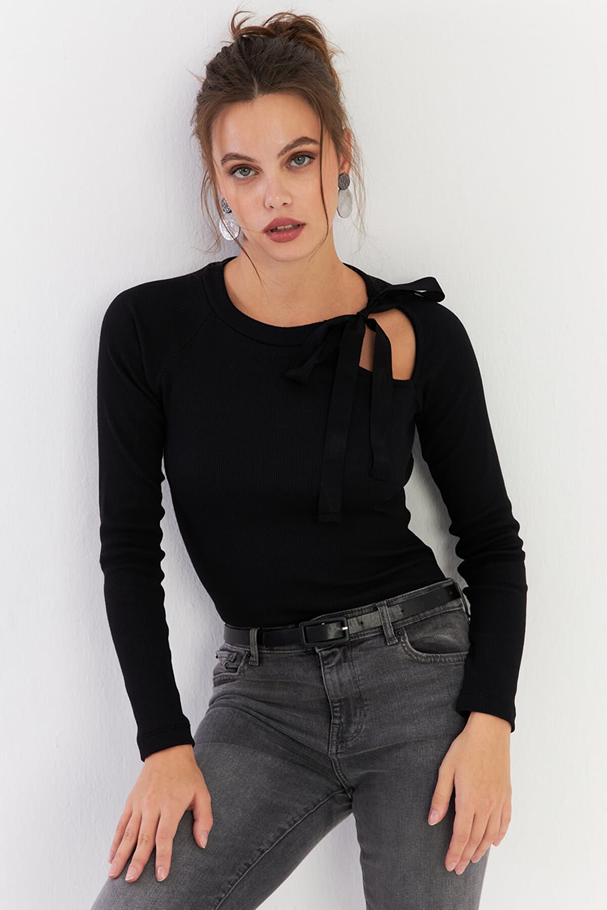 Women's Black Neck Tie Ribbed Knit Blouse Ey2930