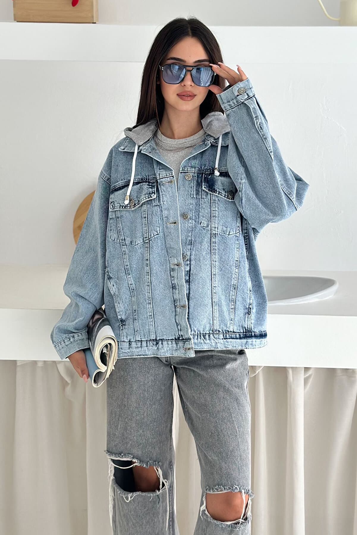 Women's Oversized Hooded Pocket Shirt Jacket – Layered & Comfortable Style