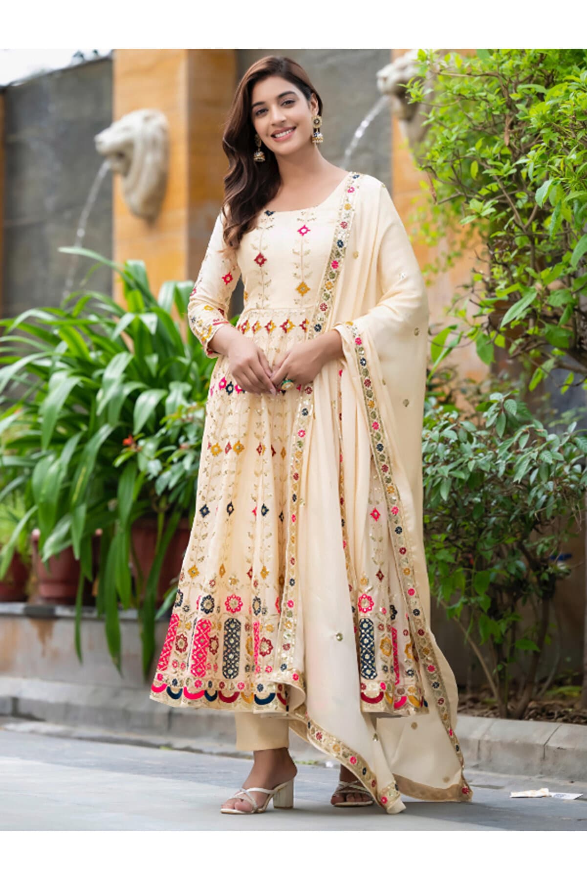 Chinon Silk Kameez Salwar Dupatta - HRT4663 | Cream