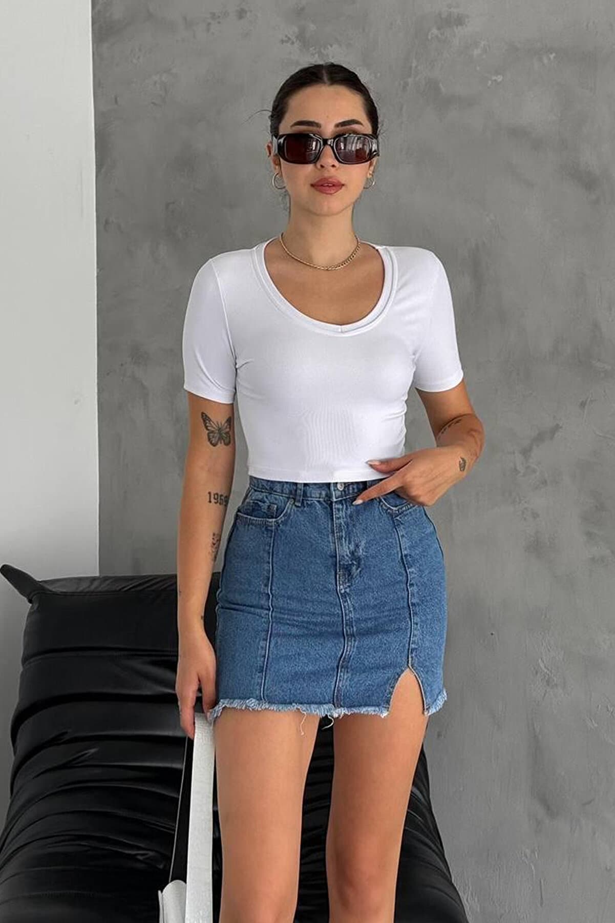 Women's Wide Neck Fit Crop Body – Simple & Powerful Style