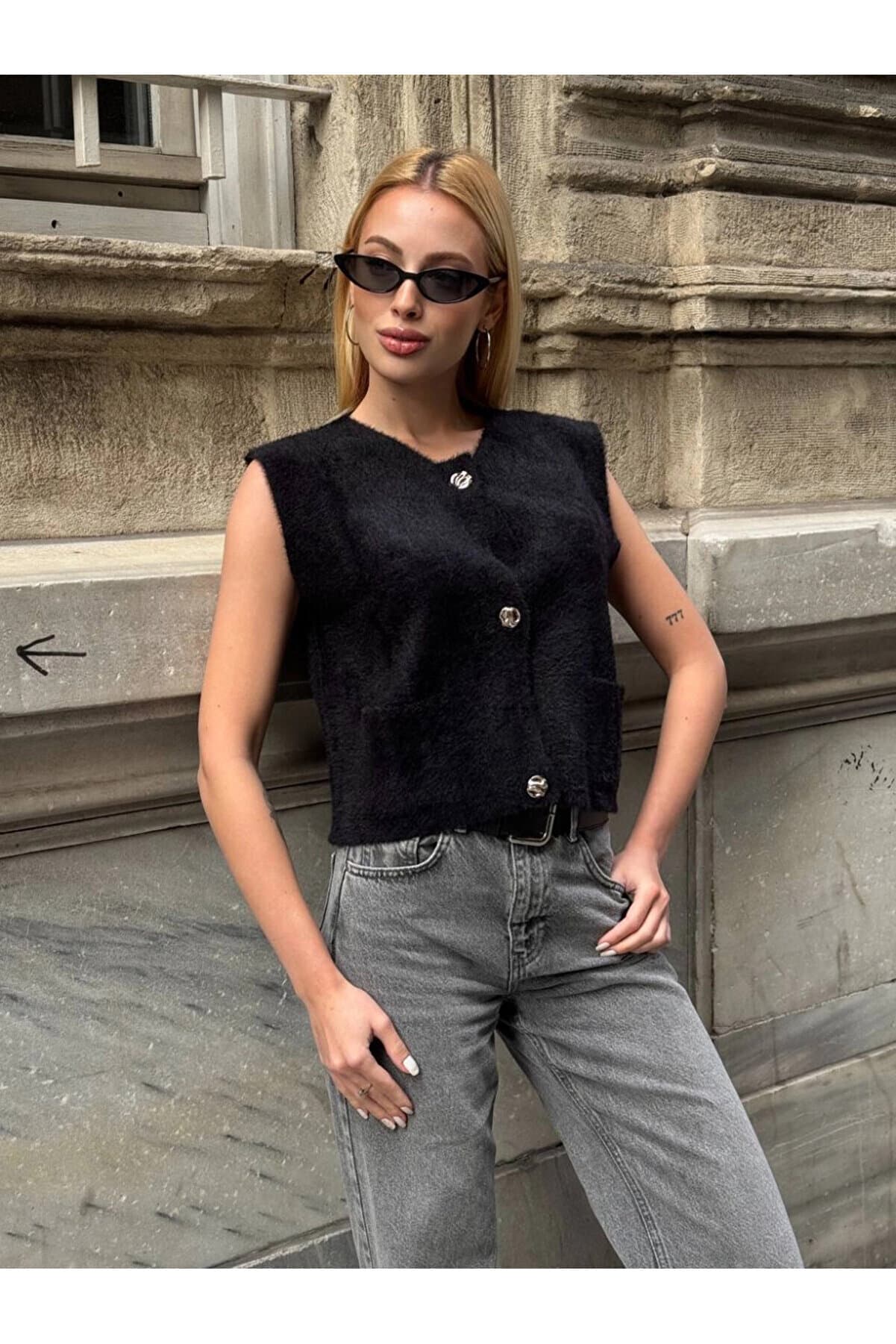 Women's Pocket Detail Buttoned Black Vest