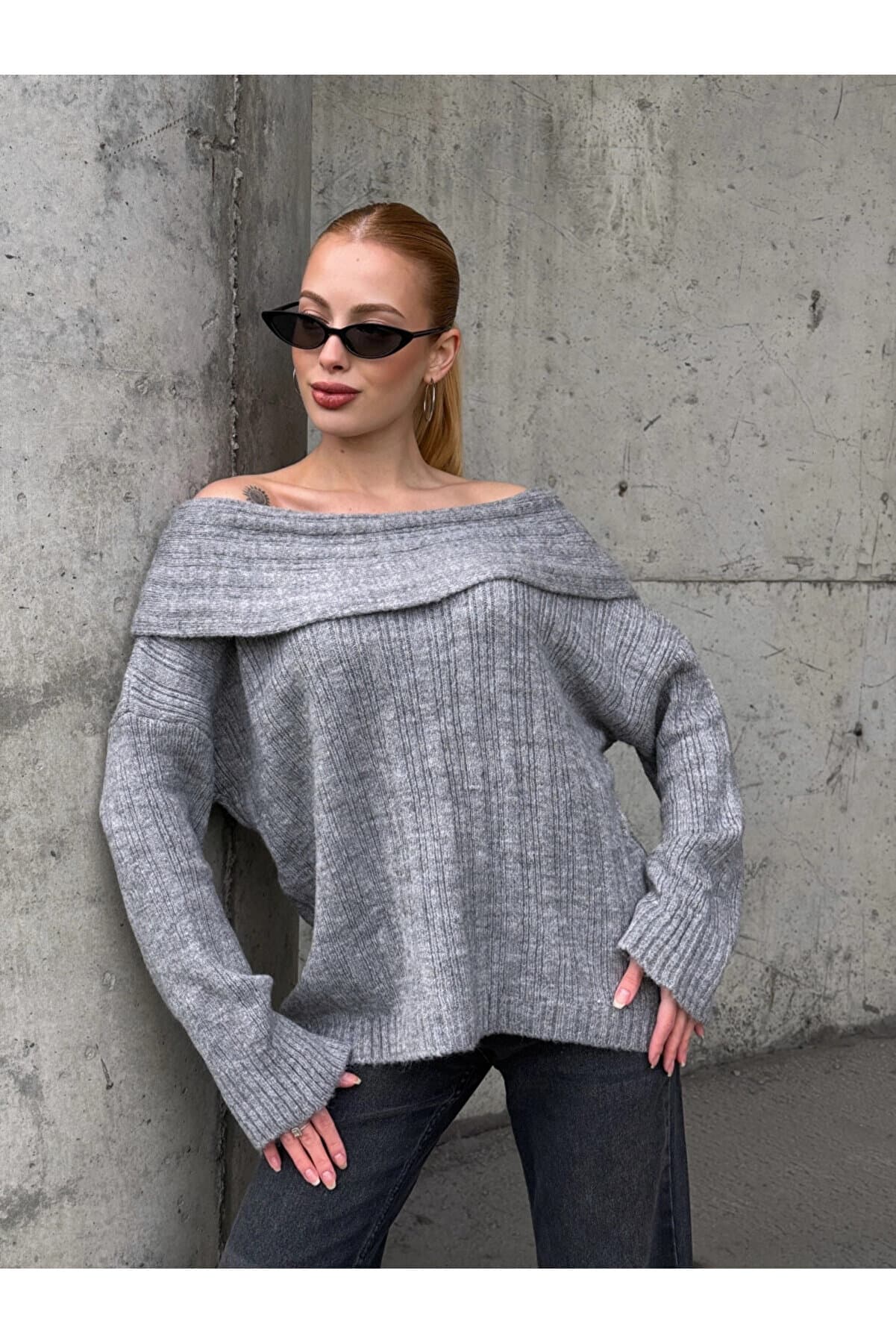 Women's Madonna Collar Knitwear Gray