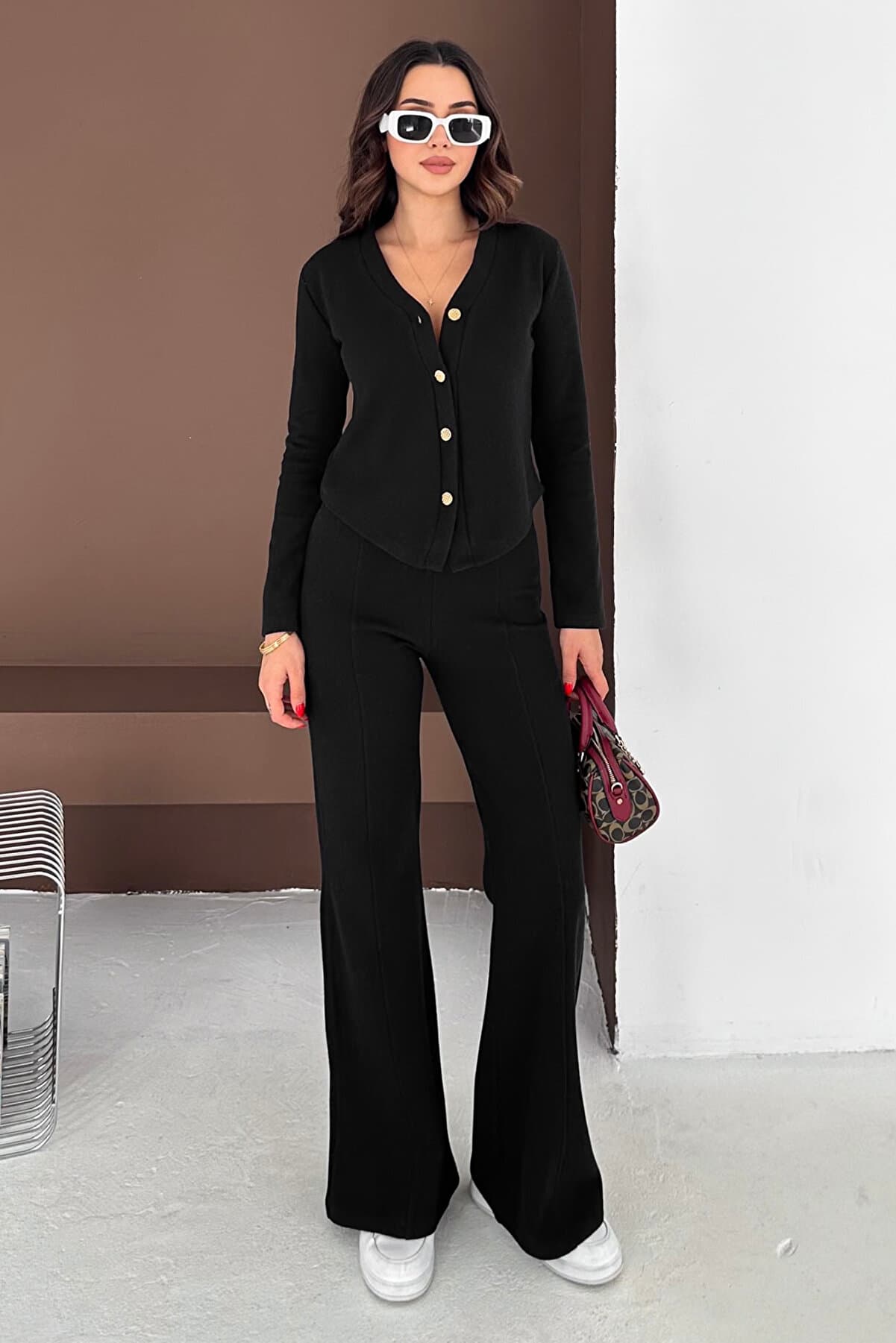 Women's Buttoned Knitwear Set – Soft Structure
