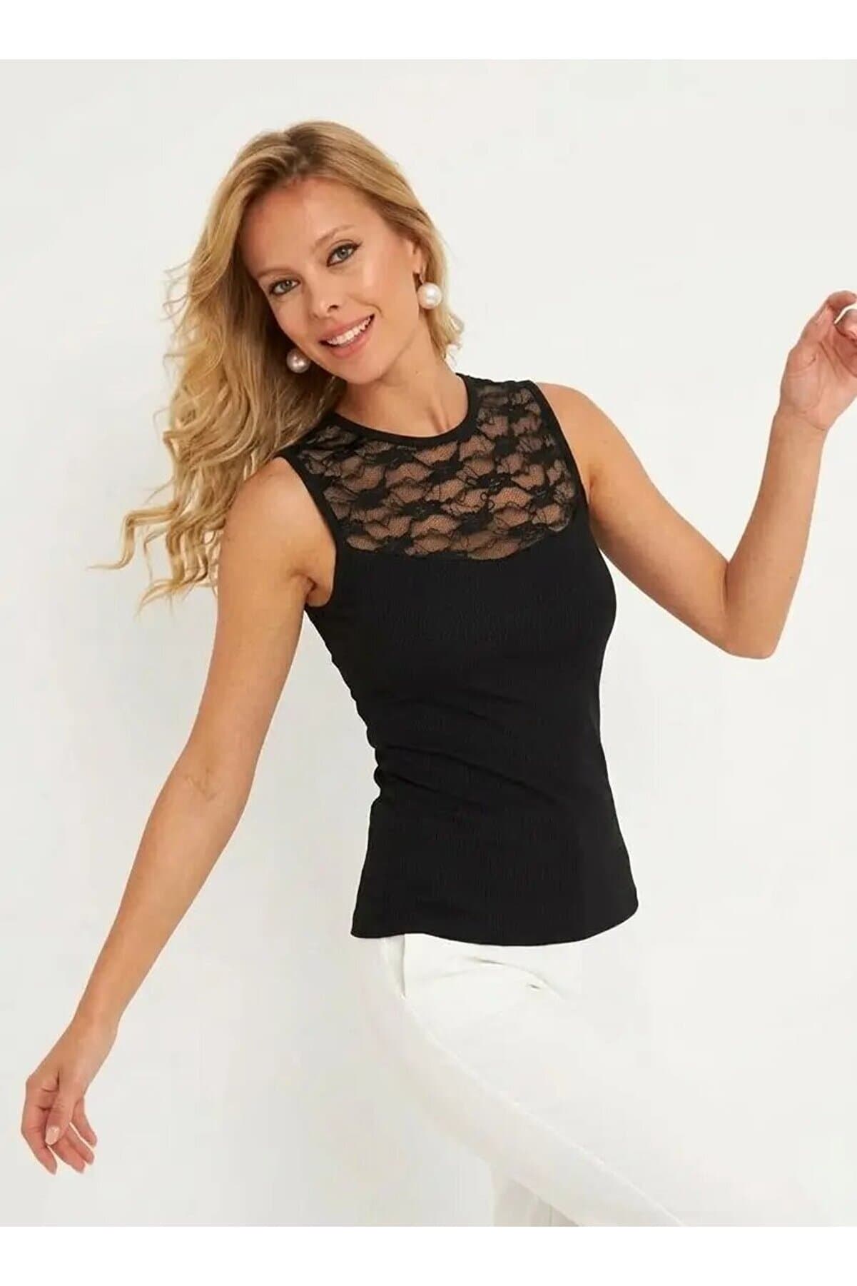 Women's Sleeveless Collar Lace Detail Black Blouse