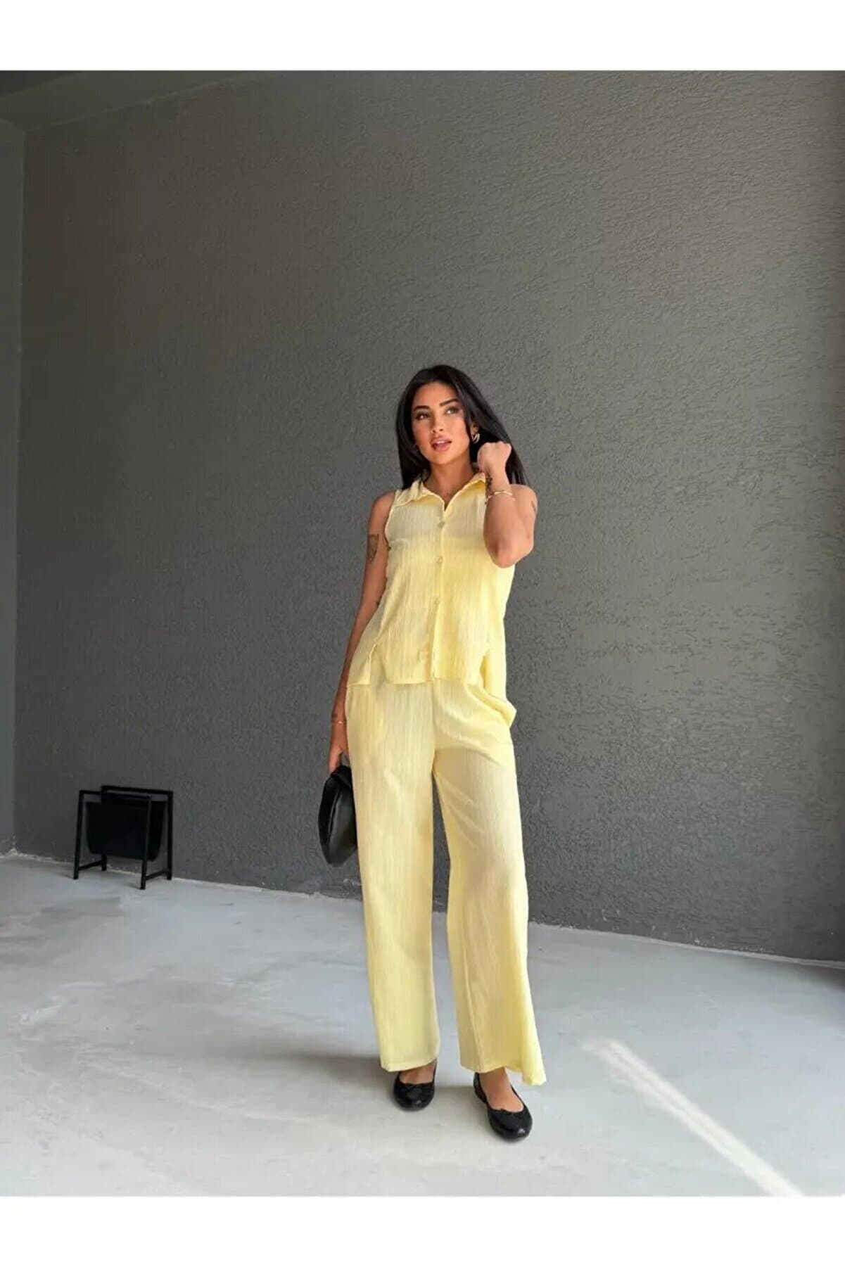 Yellow Zero Sleeve Shirt Set