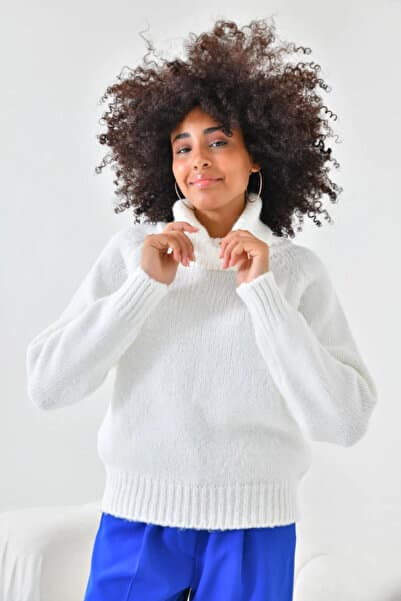 White Turtleneck Oversized Knitwear Sweater