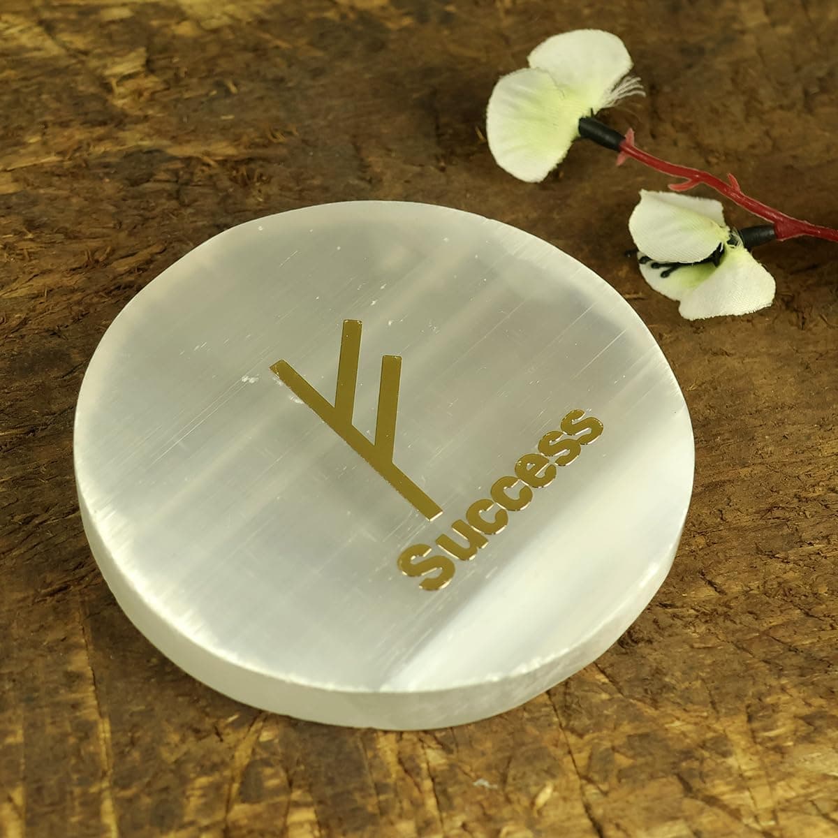 Crystu Selenite Charging Plate with Sucess Symbol Natural Crystal Stone for Reiki Healing Charging Plate for Stones Round Shape Golden Design Size 76 cm 3 inch