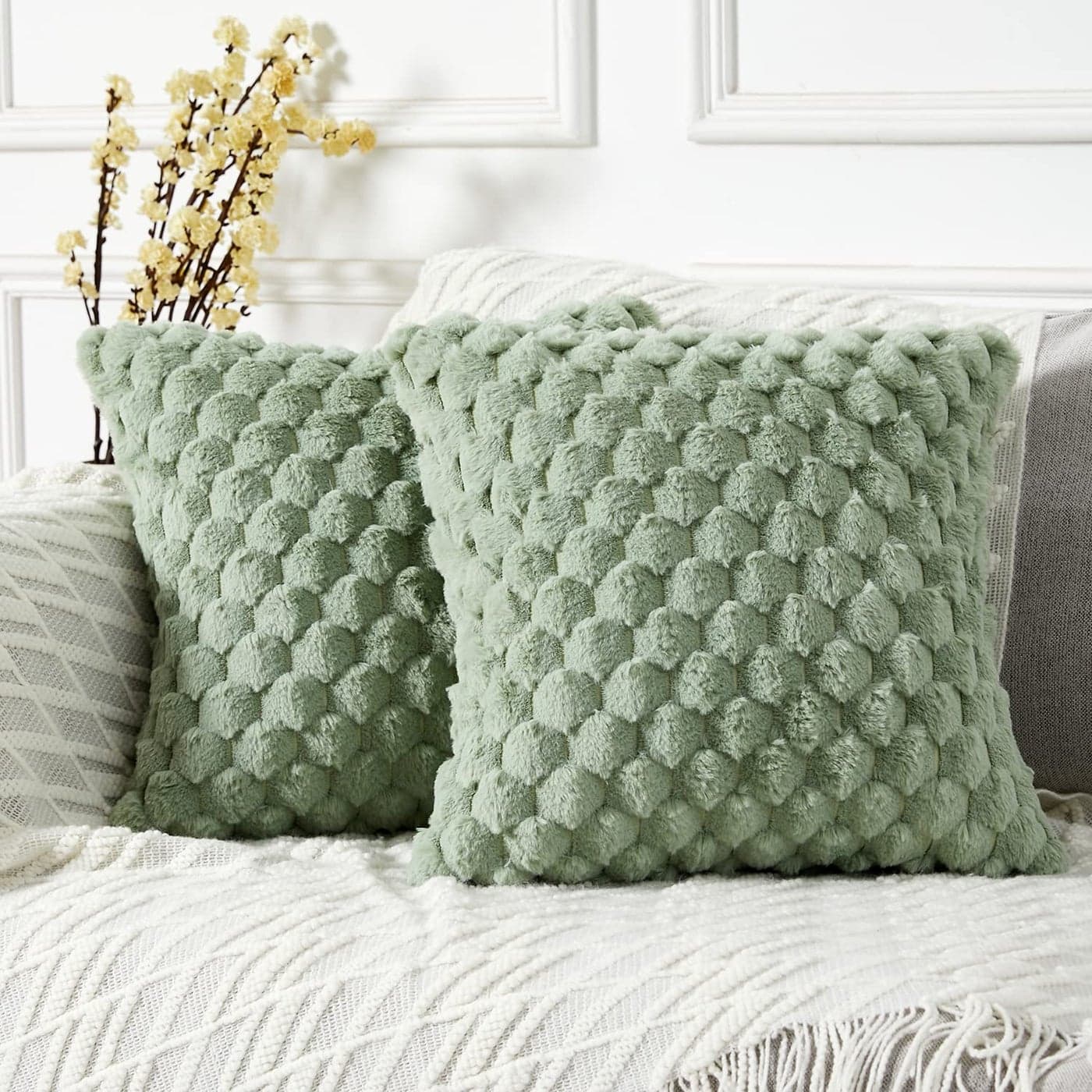 Yaertun Pack of 2 Super Soft Cozy Decorative Throw Pillow Covers Fuzzy Plush Faux Fur Luxury Cushion Cover Pillowcase for Sofa Couch Bed Livingroom 20x20 Inch Sage Green