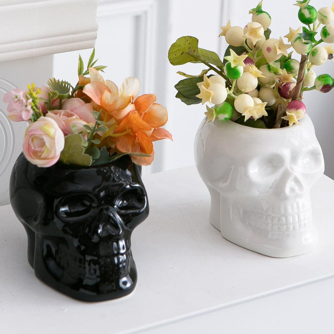 Tanvecle 2 Pcs Skull Planter Pots Skeleton VaseBowl for Flowers Succulent Cactus and Candy for Gothic Home Office Desk Halloween and Day of The Dead Decorations White and Black