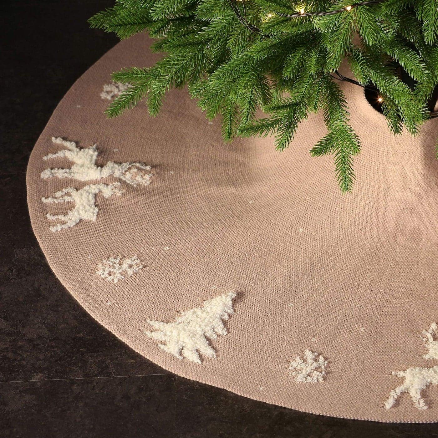 Dremisland Christmas Tree Skirt Cable Knit Knitted Thick Rustic Tree Skirt for Xmas Holiday Decoration 3D Elk and Christmas Tree 36inch90cm Beige
