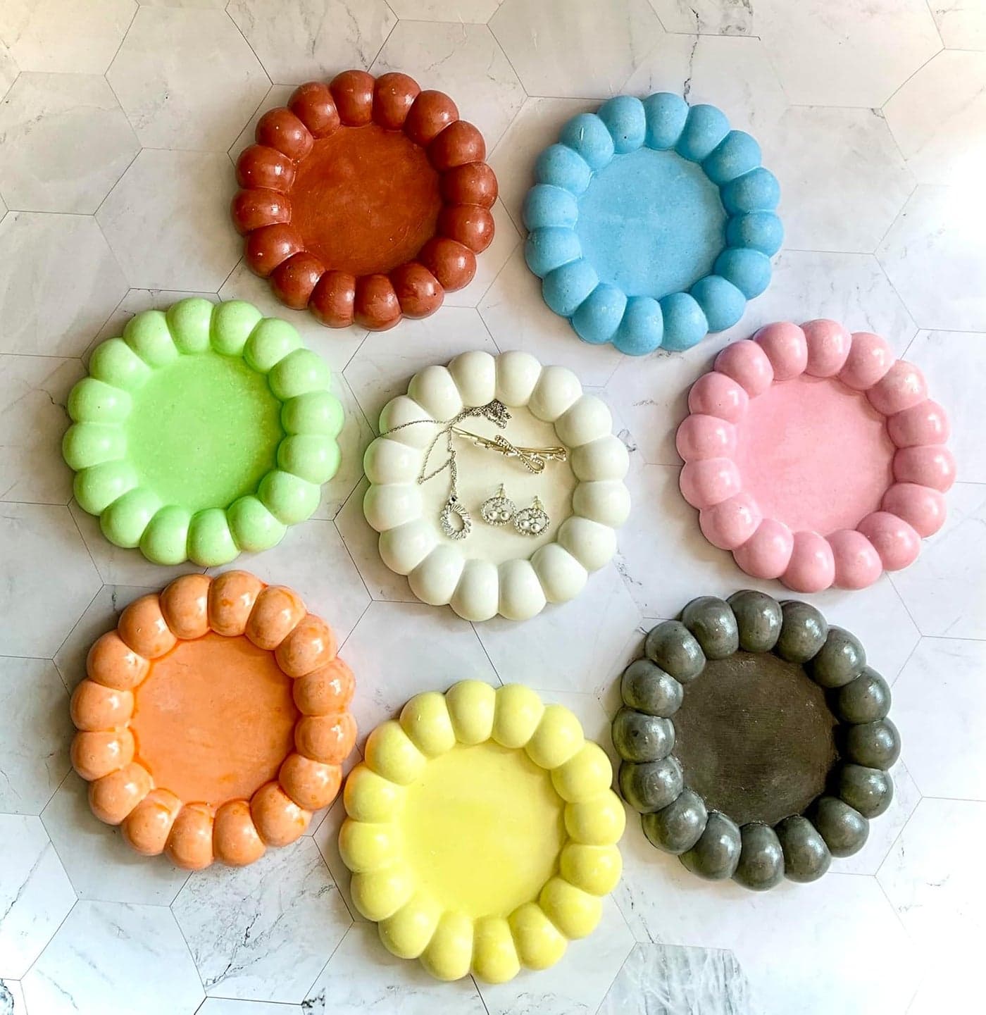 KaivarnamcraftycreationsBig Bubble TrayTrinket TrayConcrete TrayAesthetic TrayMinimalist DecorBathroom OrganizerMakeup Jewellery OrganizerModern DecorGiftingMultipurpose Terracotta