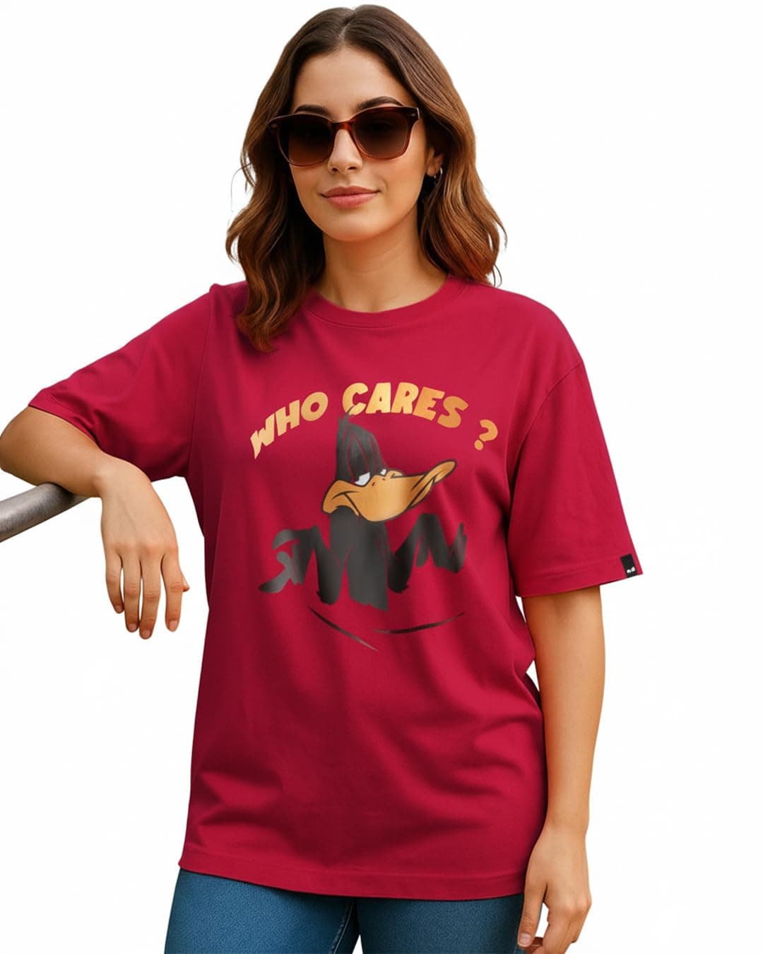 Bewakoof Official Looney Tunes Merchandise Daffy Duck Women's Graphic Print Oversized Fit Half Sleeve Round Neck Cotton Jersey T-Shirt_646759_Red_S
