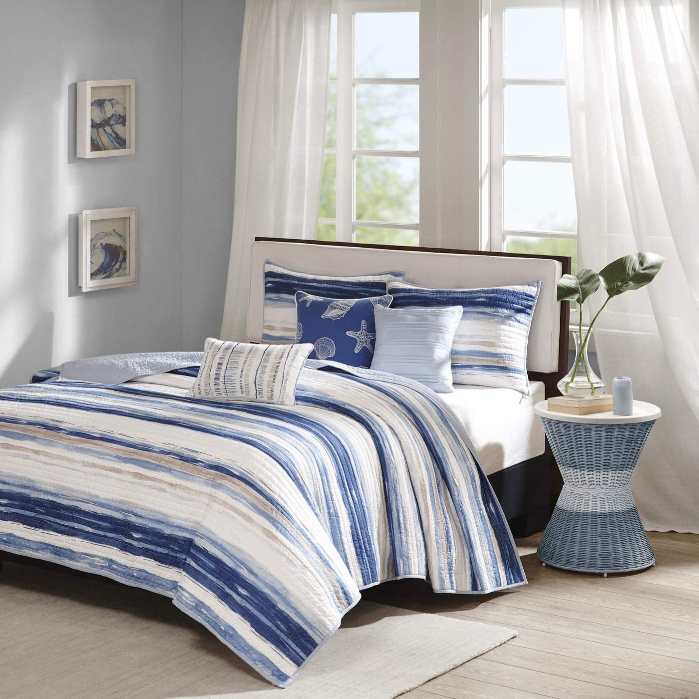 Madison Park Quilt Set Cottage Coastal Design 6 Piece Set All Season Coverlet Bedspread Lightweight Bedding Layer Shams Toss Pillows KingCal King104x94 BlueWhite