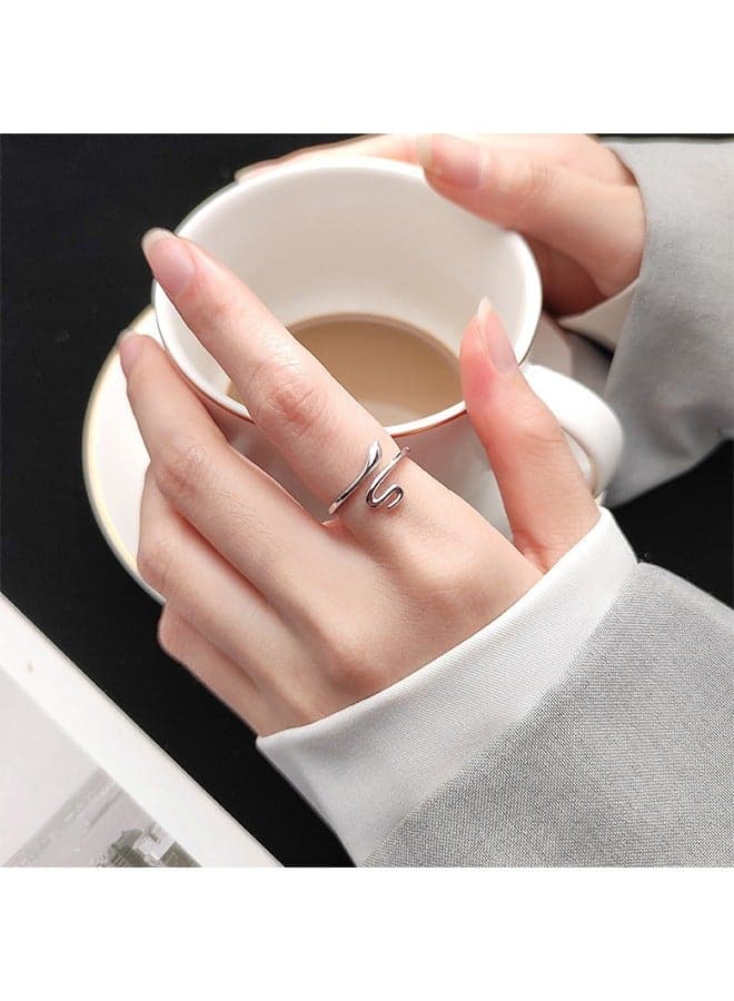Luxurious And Delicate Silver Ring Made With High Quality And Precision From S925 Sterling Silver In The Shape Of A Coiled Snake To Give A Wonderful Look To The Princess Who Deserves It
