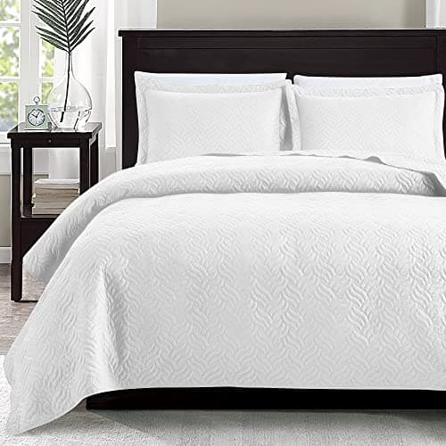 Love's cabin Quilts for Queen Bed White Bedspreads - Soft Bed Summer Lightweight Bedspread Comforter - Modern Style Wave Pattern Coverlet for All Season - 3 Pieces (1 Quilt, 2 Pillow Shams)