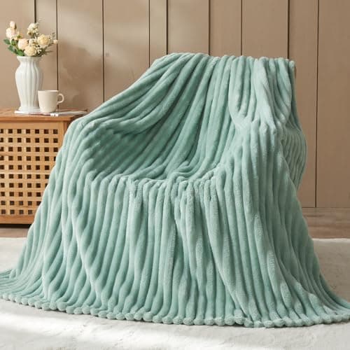 NEWCOSPLAY Super Soft Twin Blanket New Sage Green Premium Silky Flannel Fleece 3D Ribbed Jacquard Lightweight Bed Blanket All Season Use (New Sage Green Ribbed, Twin(60"x80"))