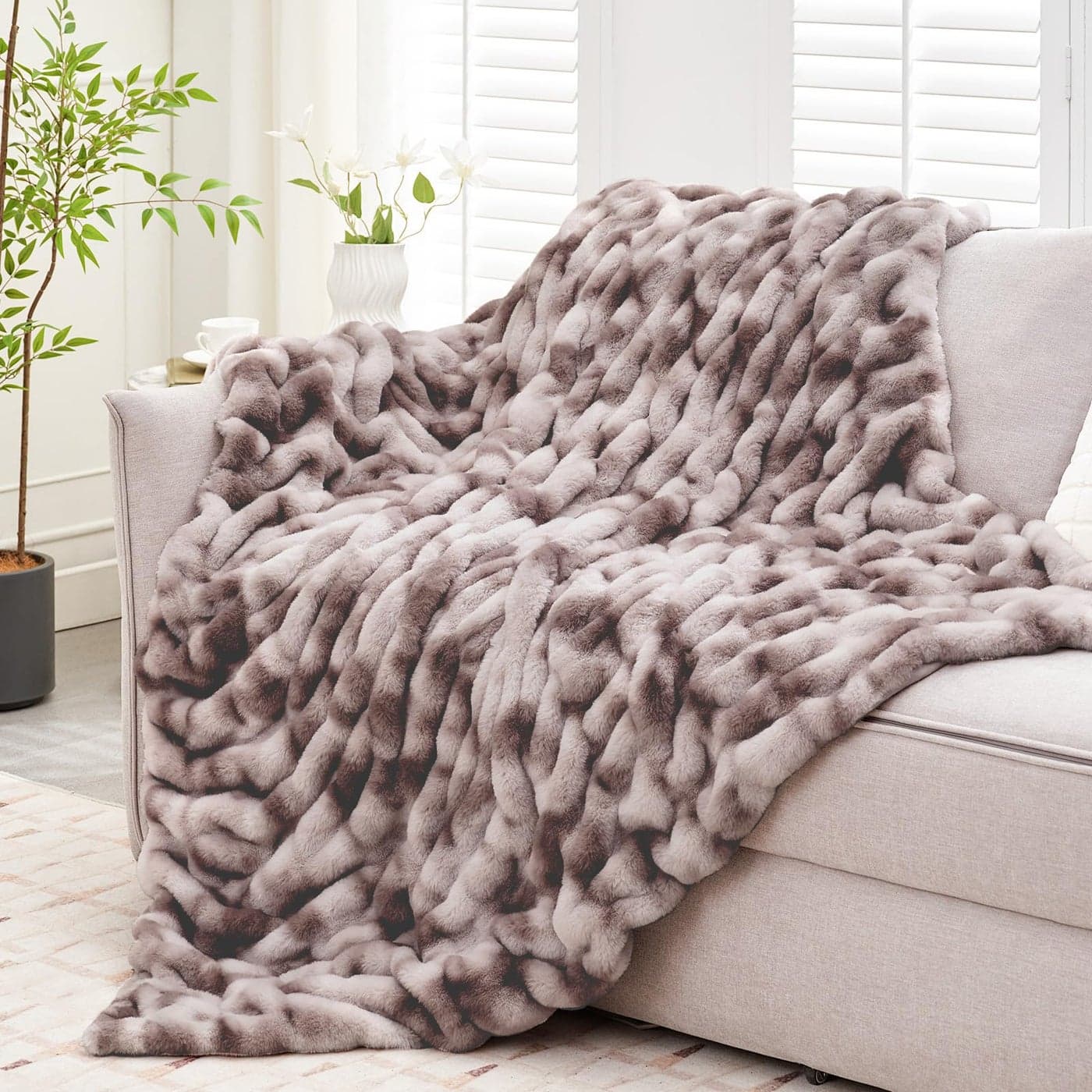 VFROO Ultra Soft Luxury Faux Fur Throw Blanket for CounchFuzzy Fluffy Plush Warm Cozy Elegant Wrinkled Blanket for Sofa Bedroom Living Room50x60Tiedye Taupe