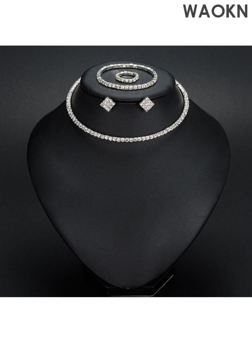 4-Piece Set of Jewelry Diamond Necklace , Earrings Ring Bracelet European Style Elegant and Noble Jewelry Gift , Suitable for travel souvenirs, birthday gifts , Fashionable and trendy, classic and versatile , silvery .