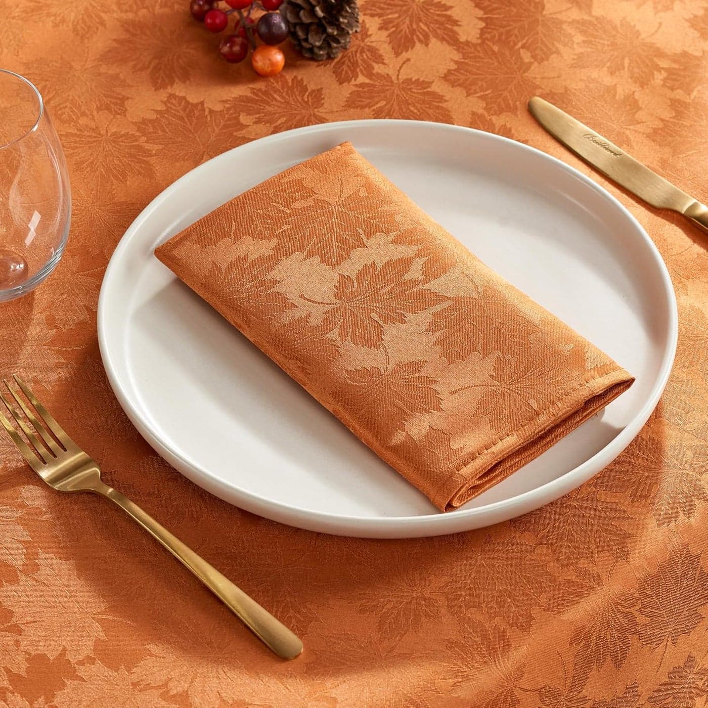 Kadut Thanksgiving Napkins Maple Leaf Harvest Fall Cloth Napkins Amber 17x17 Inch Set of 4 Heavy Duty Fabric Stain Proof Napkins for Harvest Holiday Fall Parties Christmas