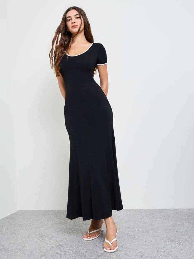 Styli Black Short Sleeve Fit and Flare Maxi Dress