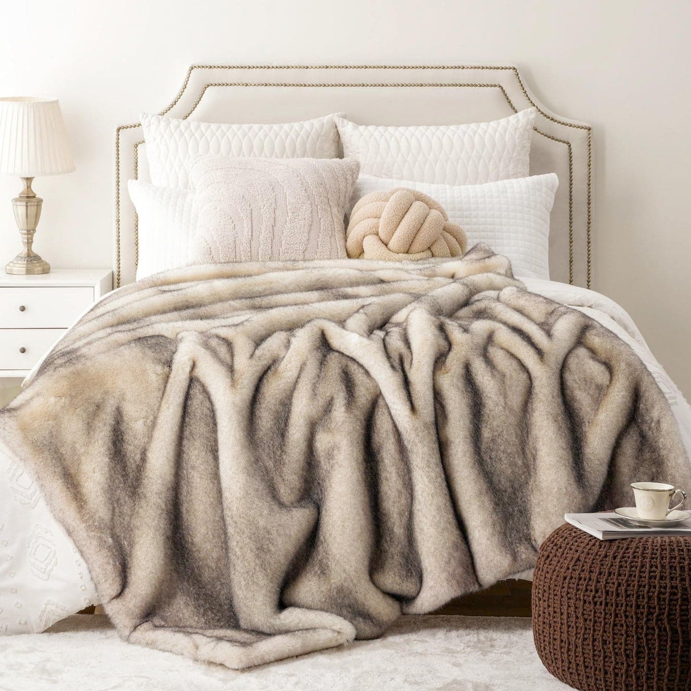 BATTILO HOME Luxury Fluffy Faux Fur Throw Blanket Cozy Warm Fur Blanket for Couch Sofa Plush Fuzzy Fur Throws with Long Pile Brushed Tips 60x80