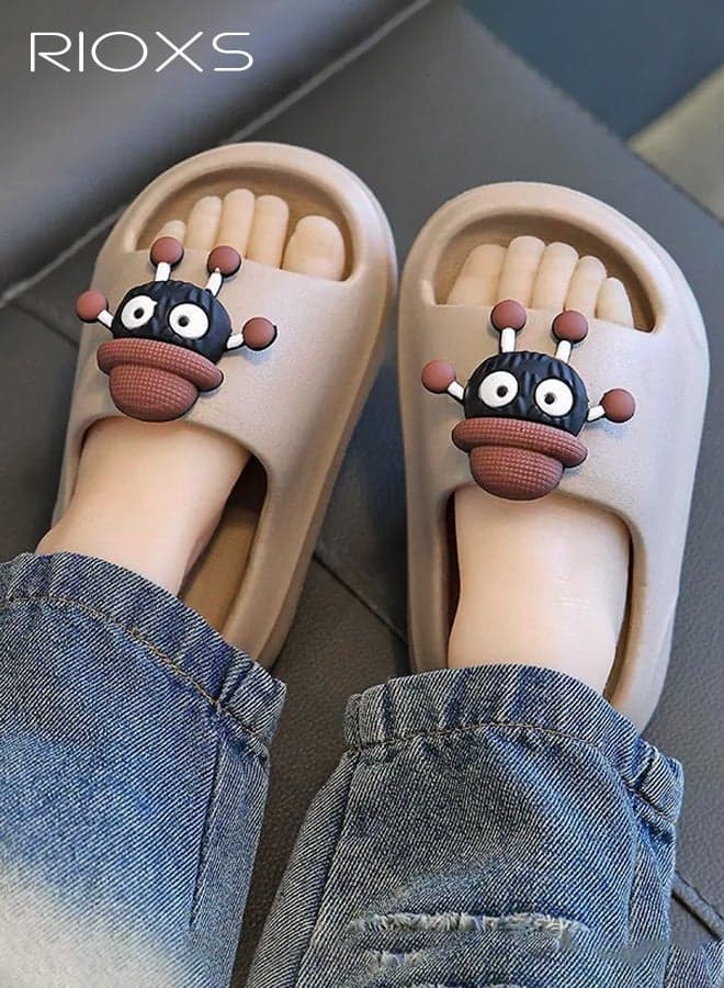 Kids' Cartoon Non-Slip Bath Slippers, Soft EVA Summer Beach Sandals, Cute Animal-Print Indoor/Outdoor Shower Shoes for Boys, Girls, and Toddlers, Lightweight Non-Slip Soles with Drainage Holes, Quick-Drying and Comfortable, Ideal for Pools, Water Parks, and Rainy Daysm, Khaki