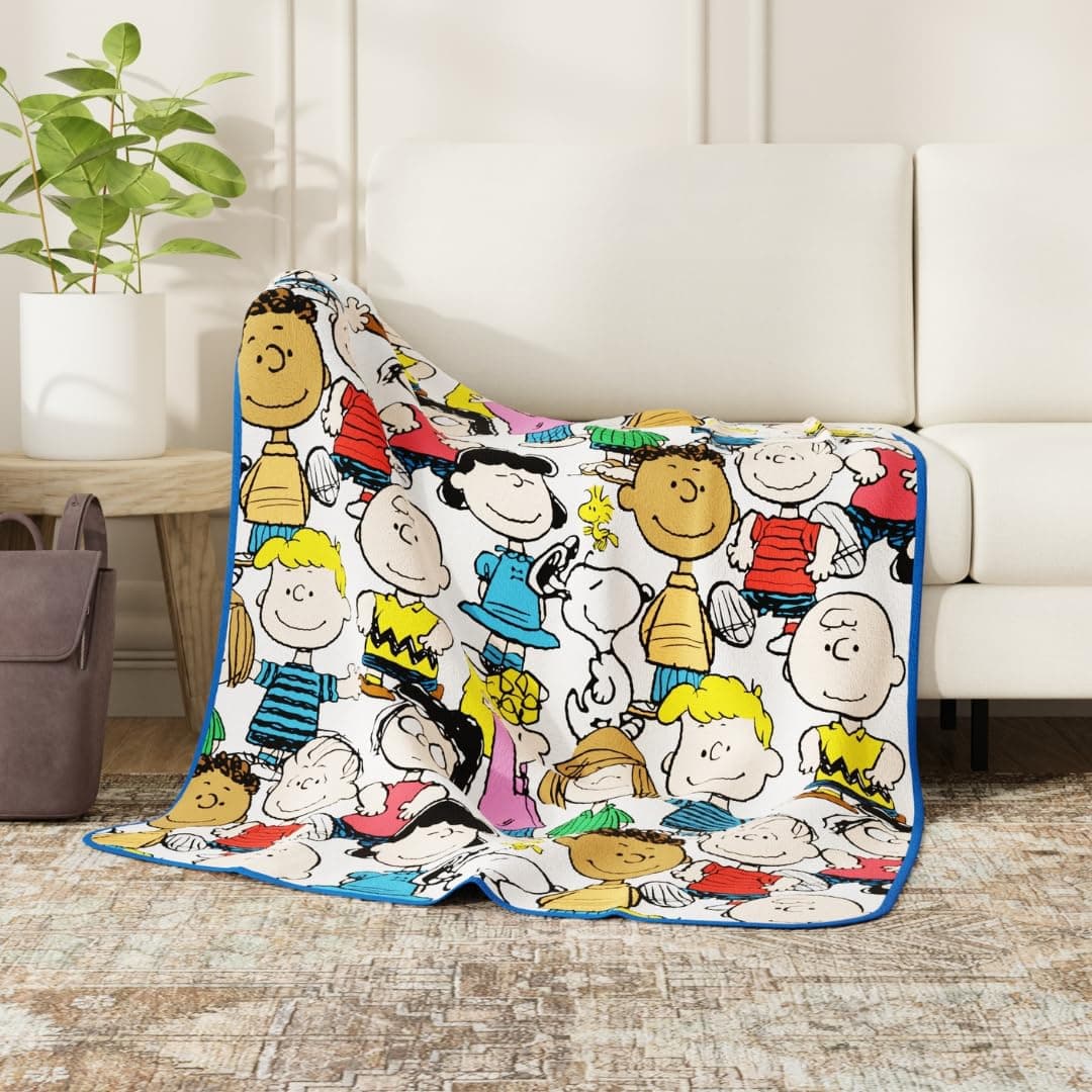 Franco Collectibles Peanuts Charlie Brown Snoopy Lucy Gang Super Soft Cozy Plush Throw Blanket 40 in x 50 in Official Peanuts Product