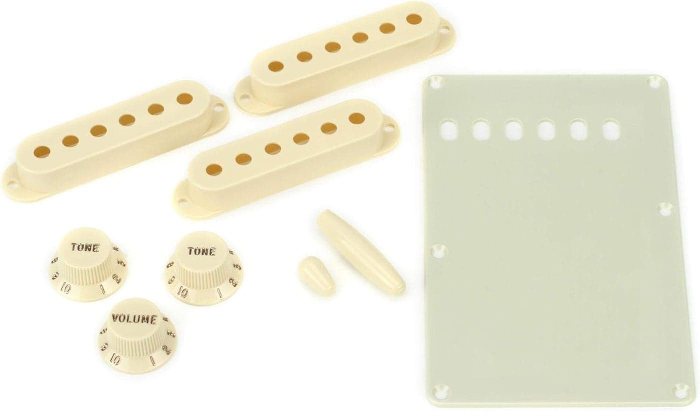 Fender Aged White Stratocaster Accessory Kit