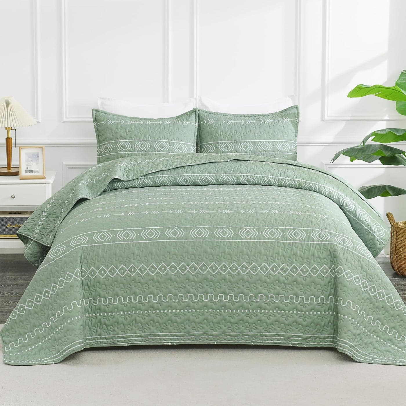 Andency Sage Green California King Quilt Set 3 Pieces Boho Lightweight Soft Striped Cal King Bedspread for All Season 112x104 Printed Bohemian Microfiber Reversible Coverlet Comforter Sets