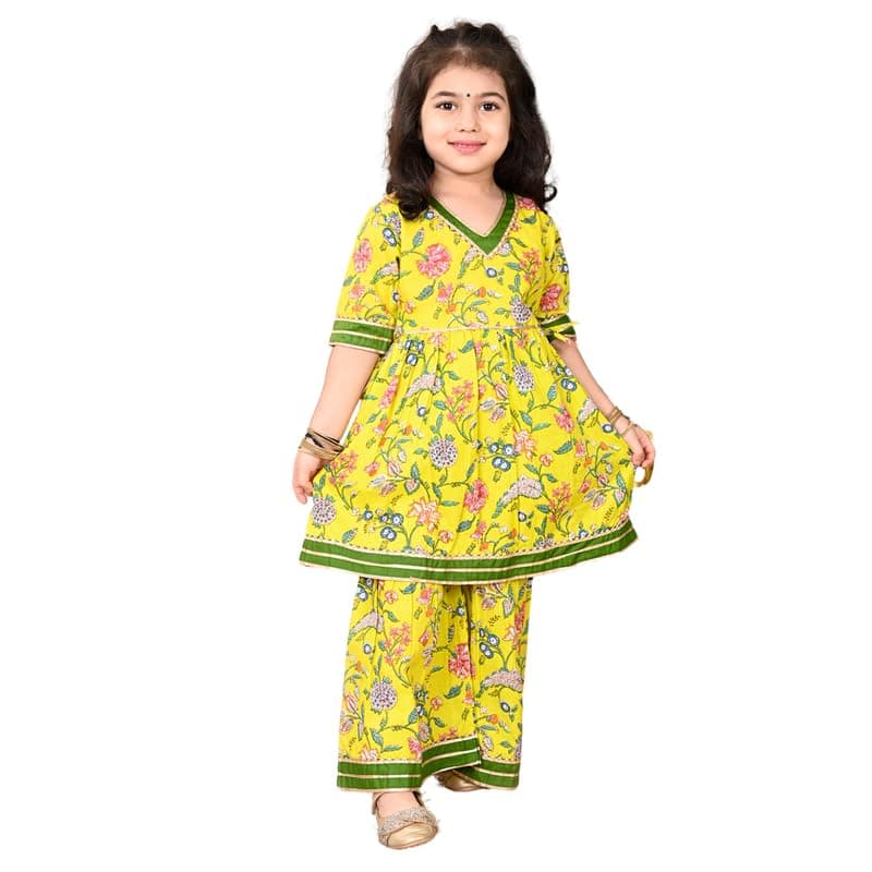 superminis Girls Cotton Floral Printed Gota Patti Work Half Sleeves Kurti and Sharara (4-5 Years, Yellow)