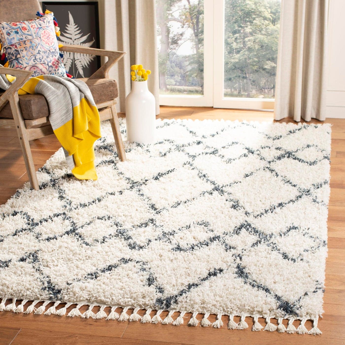 SAFAVIEH Pro Luxe Shag Collection Accent Rug 4 x 6 Cream Blue Boho Tassel Design NonShedding Easy Care 24inch Thick Ideal for High Traffic Areas in Foyer Living Room Bedroom PLX434A