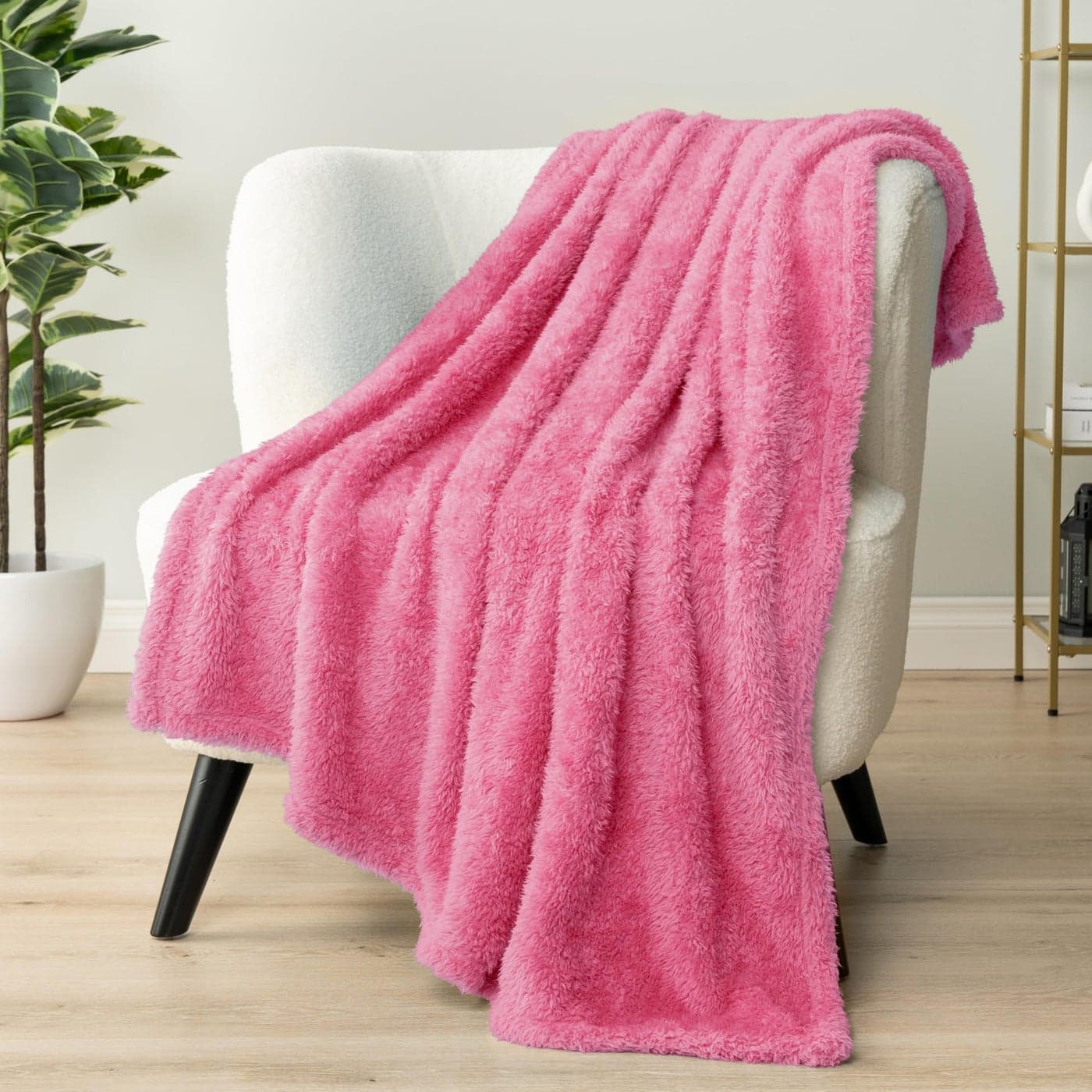 PAVILIA Sherpa Throw Blanket for Couch Sofa Pink Fluffy Warm Plush Blanket for Bed Cozy Super Soft Lightweight Throw Fuzzy Decorative Blanket All Season Home 50x60
