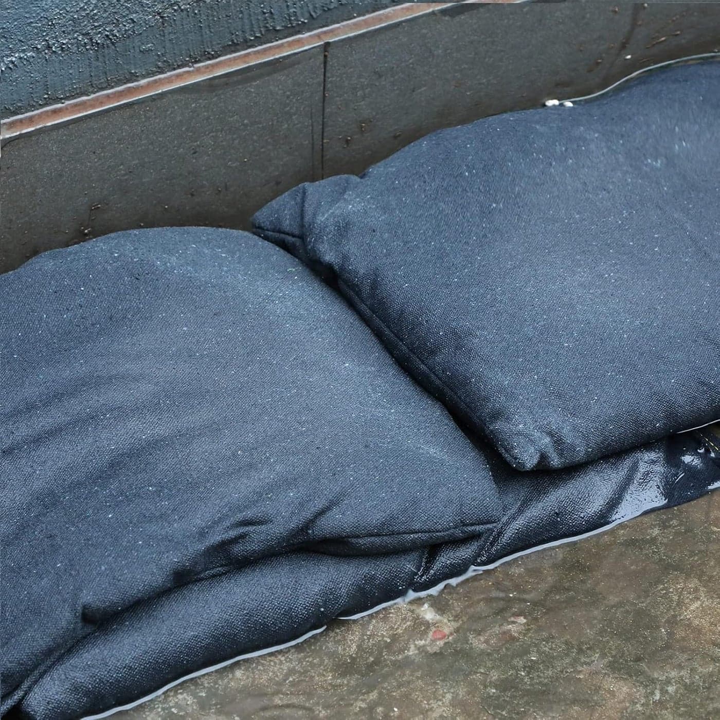 5 Pack Sandless Sand Bags Garage Water Barrier Flood Barrier Sandbags for Flooding Water Absorbent Mat Flood Prevention Barriers Reusable Sand Bags Dark Green