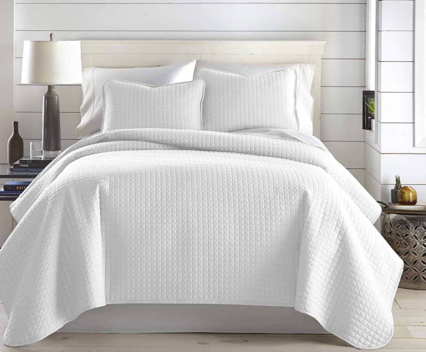 Southshore Fine Living, Inc. White King Quilt Set with 2 Pillow Shams, Lightweight Coverlet, King Size Quilt, Stain & Pet Hair Resistant Bedding Set, Standard/California Size, Bright White