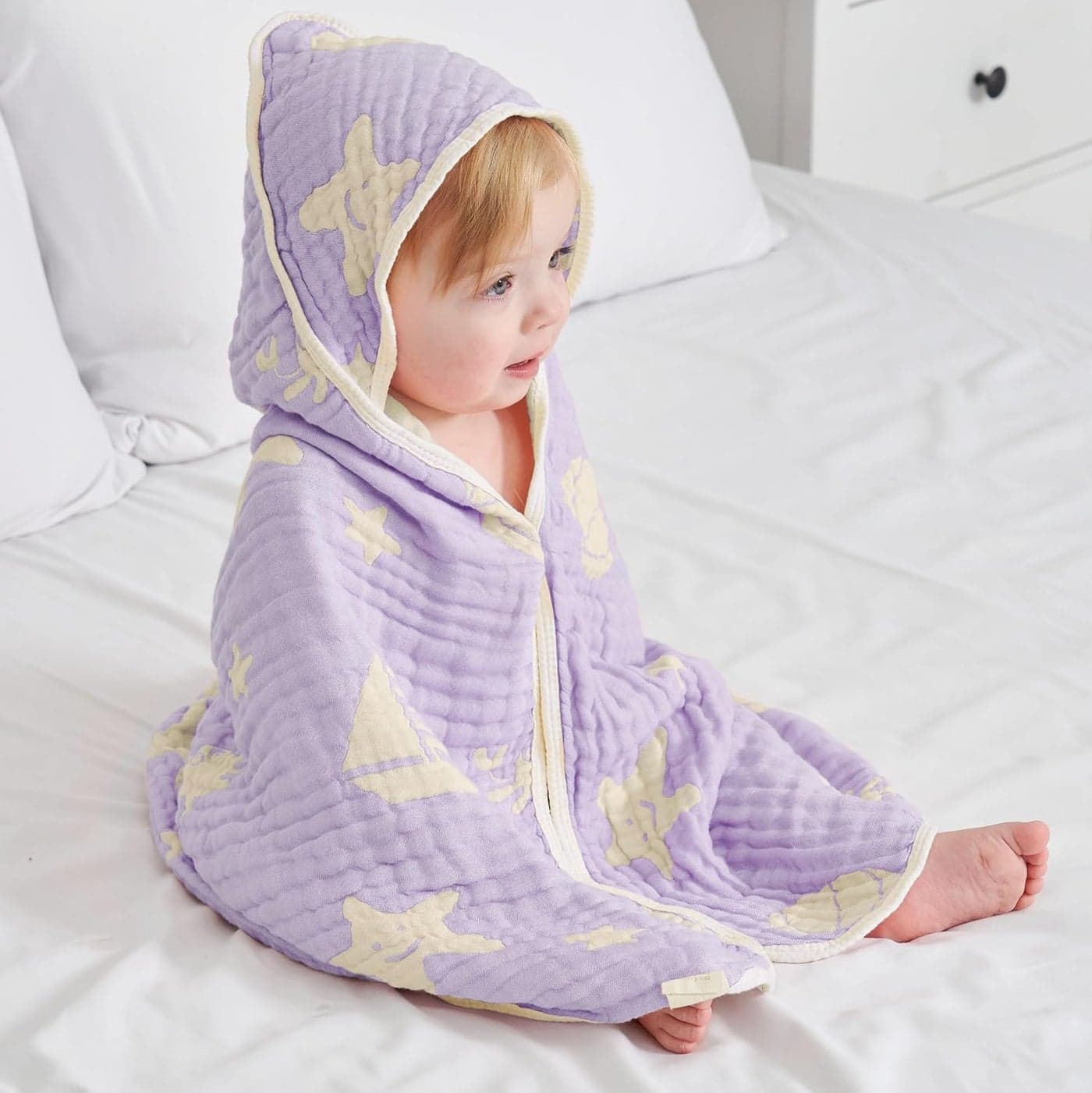 UltraSoft Muslin Baby Hooded Towel 32 x 32 Inches Crafted from Bamboo Viscose Ideal for Bath Beach Suitable for Both Boys Girls from Newborns to Toddlers