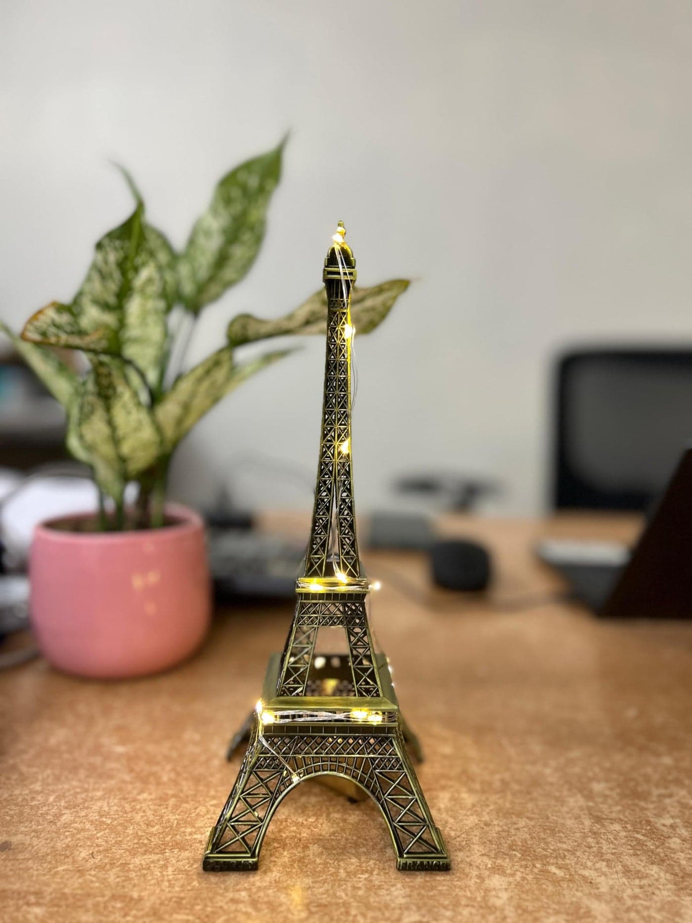 THE QUIRKY HOME Medium Size Metal Eiffel Tower Miniature with Light, Paris Landmark, Souvenir, Model, Replica, Monuments, Decorative Showpiece, Antique Finish (25.5 cm / 10 Inch)