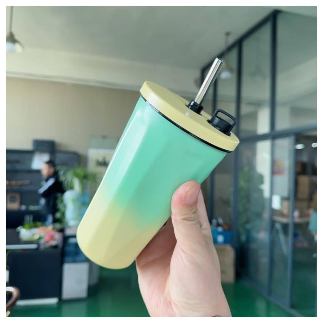 Vrupan 600ml Insulated Tumbler with Straw and Leakproof Lid Reusable Stainless Steel Coffee Tumler Thermal Mug Flask Smoothie Cup Keeps Hot and Cold for Hours Zenji Green Gradient