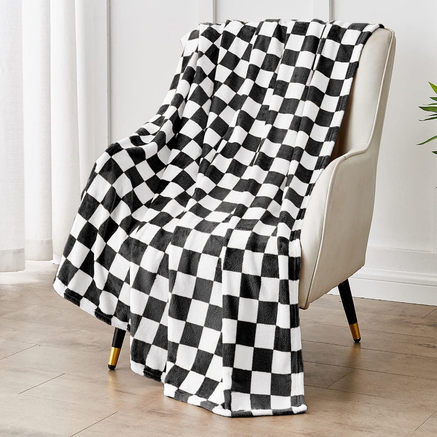 Edenleaf Checkered Blanket Flannel Throw Blankets Soft Cozy Checkered Grid Print Chessboard Gingham Pattern Throws for Bed Sofa Couch for All Seasons 50x60 Inch Black