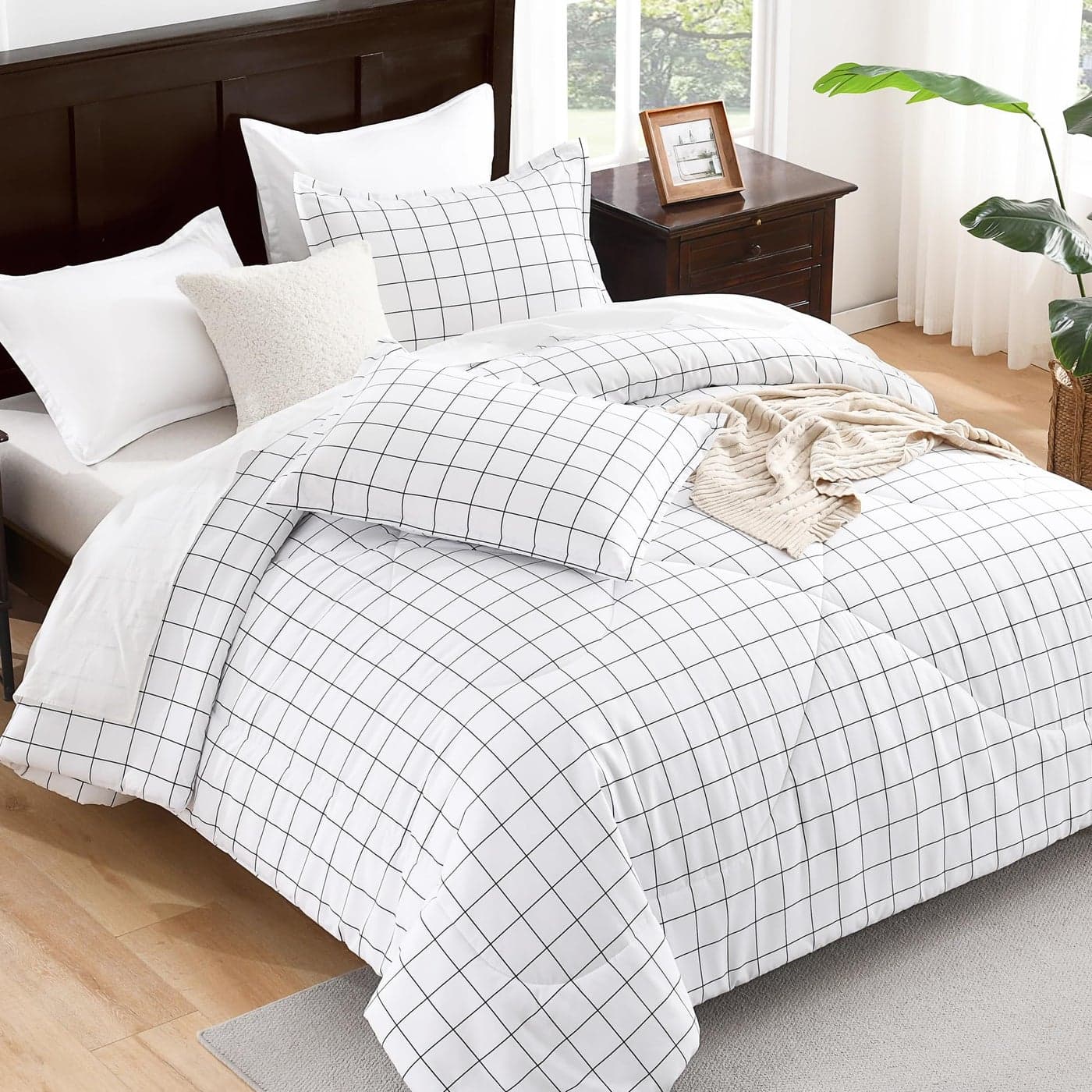 Andency White Grid Comforter Set King Size 104x90 Inch 3 Pieces1 Grid Comforter and 2 Pillowcases Summer Lightweight Microfiber Down Alternative White Comforter with Black Lines