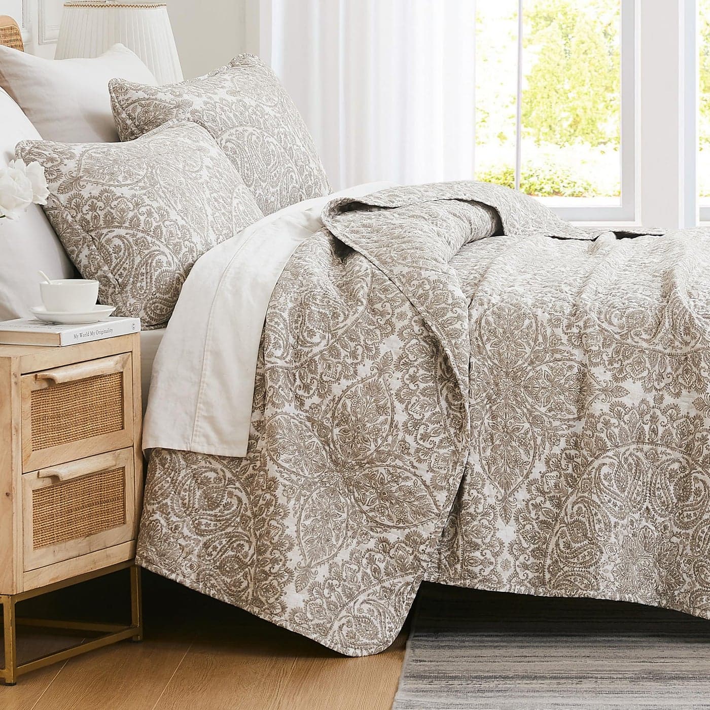Southshore Fine Living Inc Ashanti Collection Oversized Queen Quilt Bedding Set Prewash Fabric Soft Coverlet 3Piece with Two Matching Pillow Shams 98 in Wide x 98 in Long FullQueen Bone