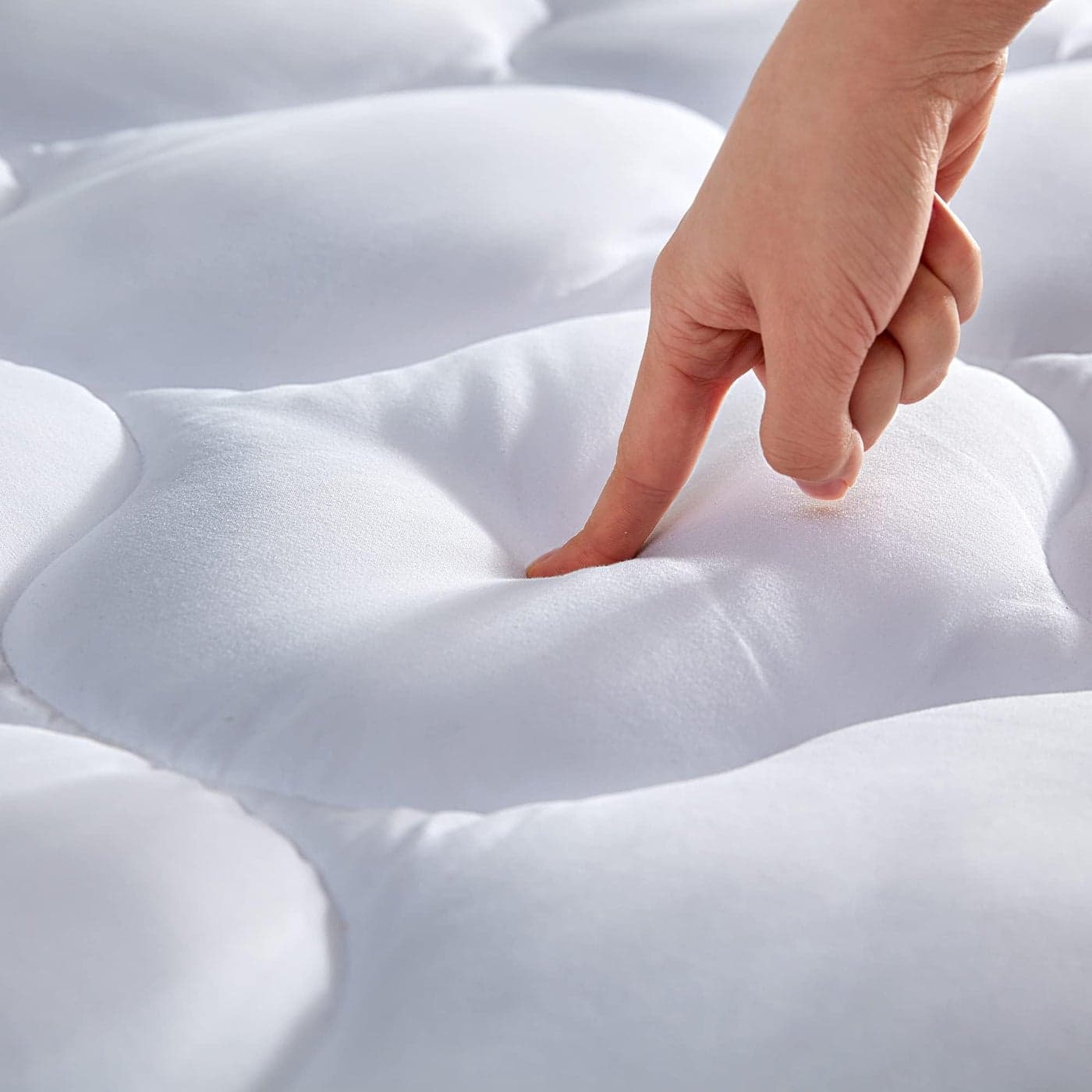 SLEEP ZONE Twin XL Mattress Pad Cover for College Dorm Soft Fluffy Pillow Top Bed Mattress Topper Quilted Fitted Deep Pocket 821 inch Twin XL