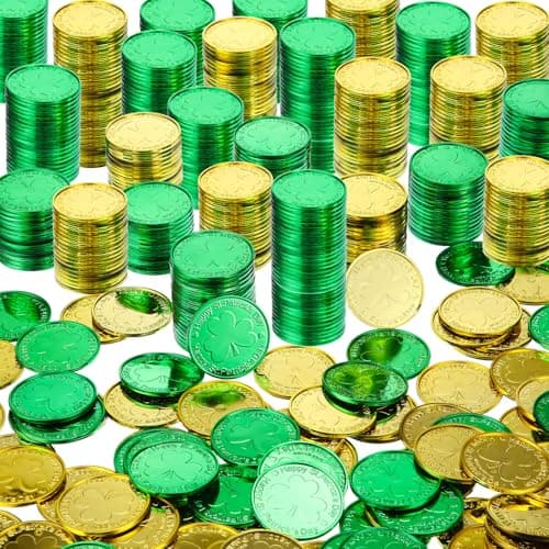 Gejoy 300 Pcs St Patricks Day Coins Plastic Shamrock Coins Saint Patricks Day Gold and Green Lucky Clover 3 Leaf for Party Table Decorations