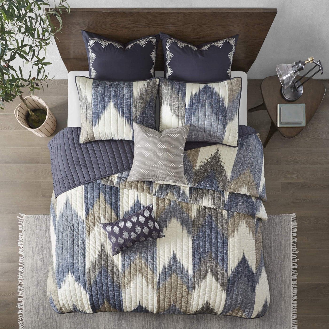 INKIVY Reversible Cotton QuiltLuxury Double Sided Stitching Design All Season Breathable Coverlet Bedspread Bedding Matching Shams FullQueen88x92 Alpine Chevron Navy 3 Piece