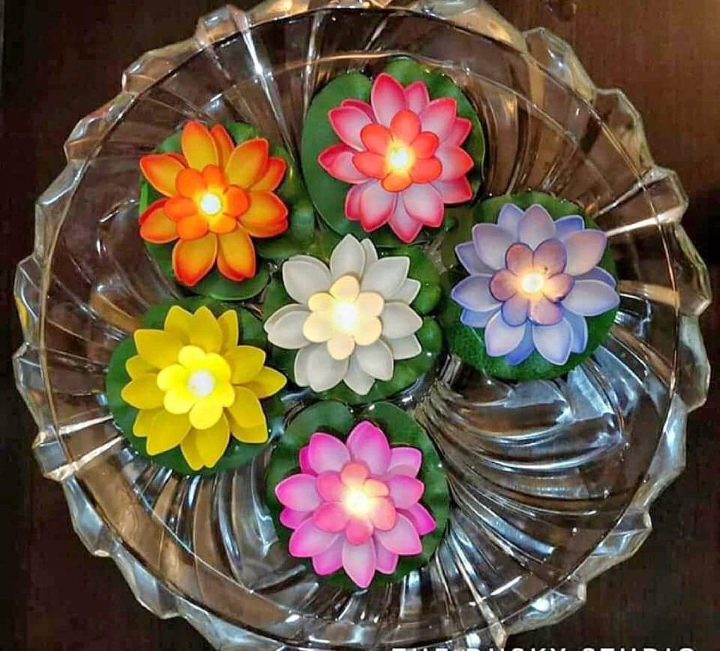 Tia Crafts Water Floating Smokeless Candles Lotus Flowers Sensor Led Tea Light for Outdoor Indoor Pool Glass Bowl Festival Decoration 12