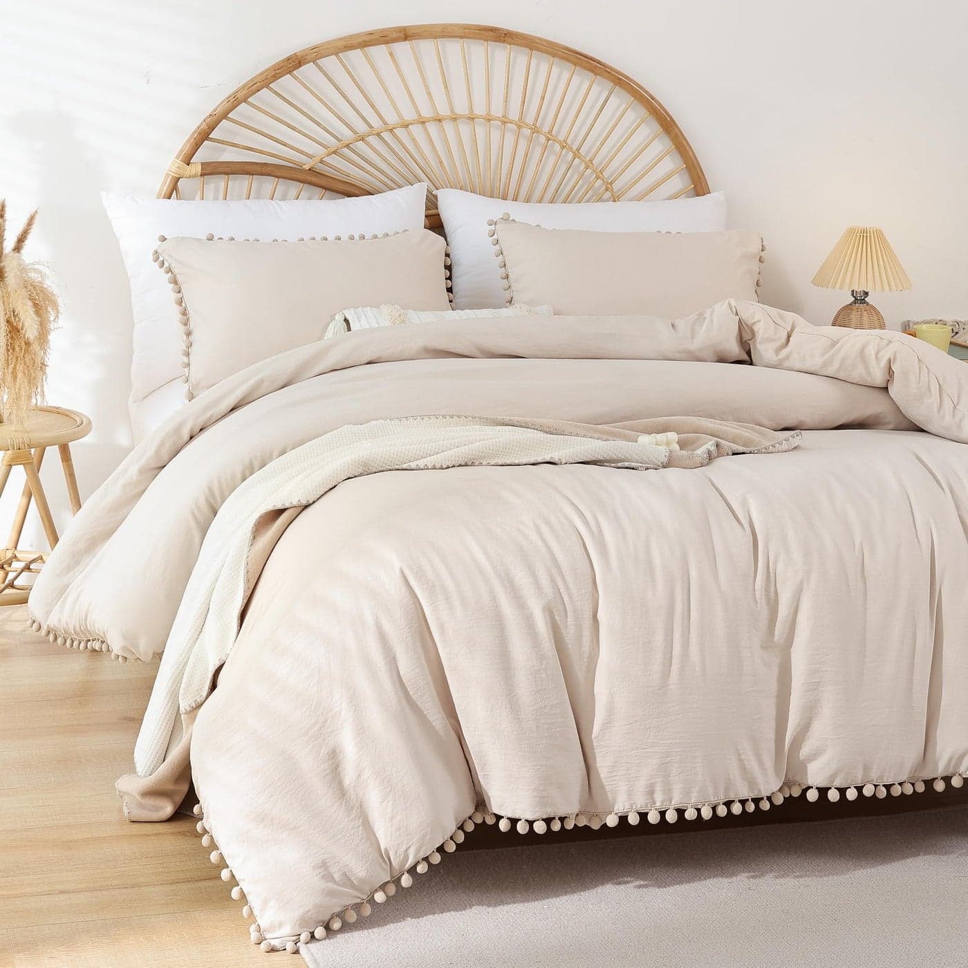 YIRDDEO Queen Comforter Set Comforter Queen Size Sets with Ball Pom Fringe Soft Bedding Set for All Seasons 3 Pieces 1 Comforter 90x90 2 Pillow Shams 20x26 Beige