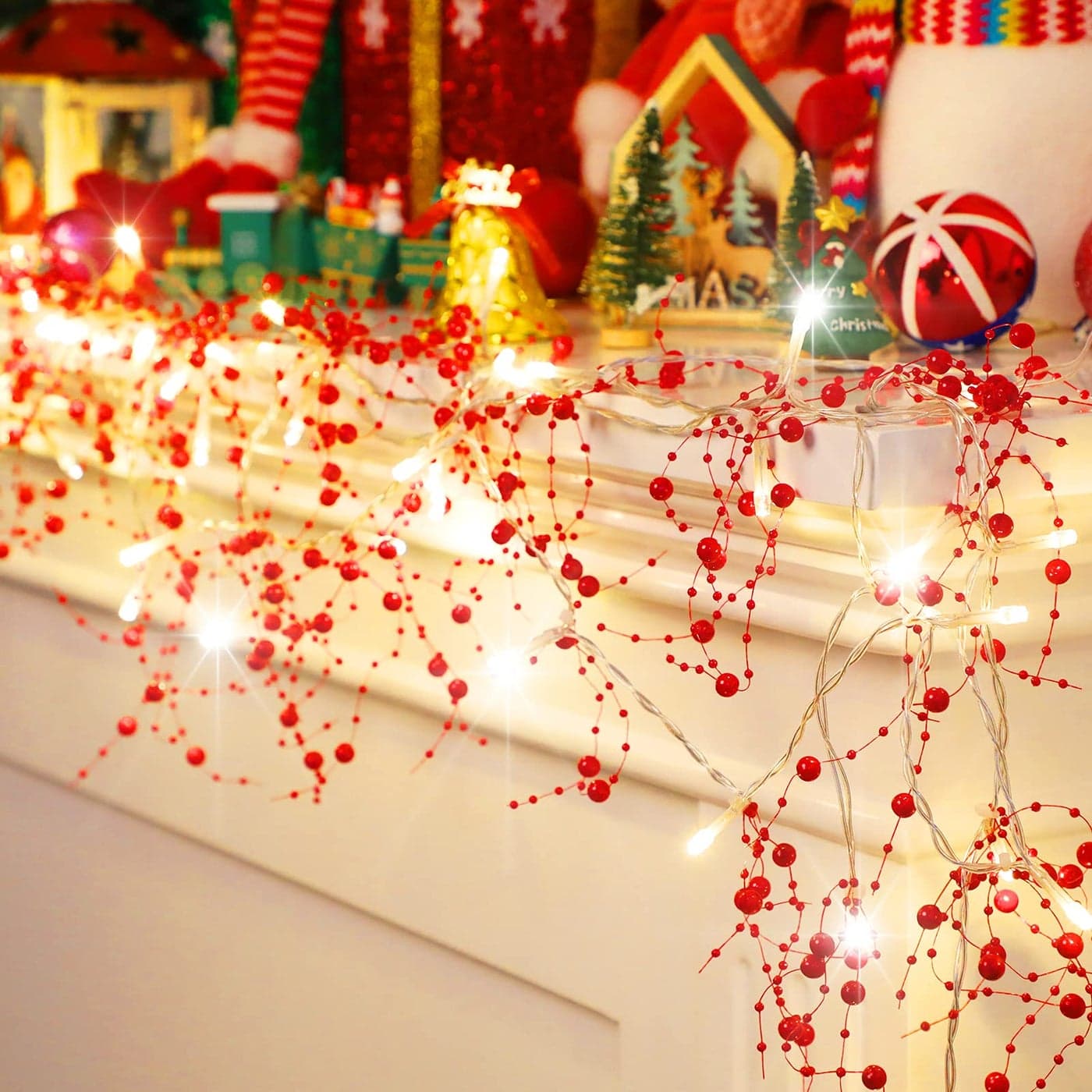 Riakrum 165 ft Christmas Berry Beaded Garland String Light Christmas Mantle Decor Prelit Warm LED Lights Lighted Battery Operated Winter Garland for Xmas Tree Staircase Home Indoor DecorRed