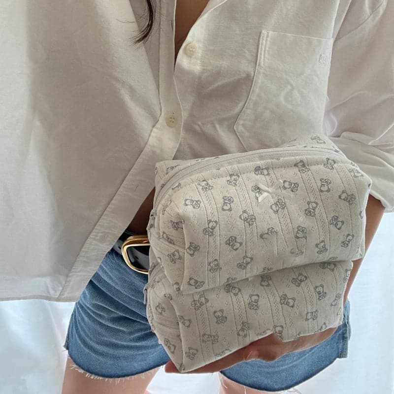in stock Cute Ins Bear Makeup Bag High Beauty Value Large Capacity Skin Care Storage Bag Cartoon Portable Wash Bag