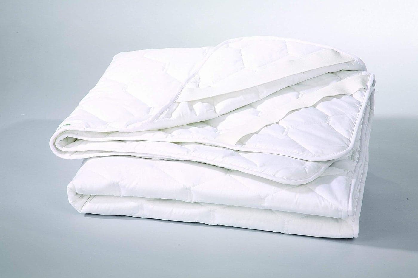 COZY FURNISH 100% Waterproof Poly Cotton Fabric Microfiber Quilted Mattress Protector (White) (60" x 78" Inch)